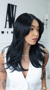 Lace Front Sabrina Preta curta