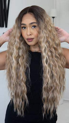 Lace Front Lilian Loira