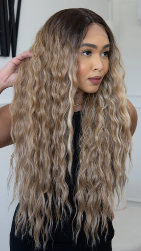 Lace Front Lilian Loira