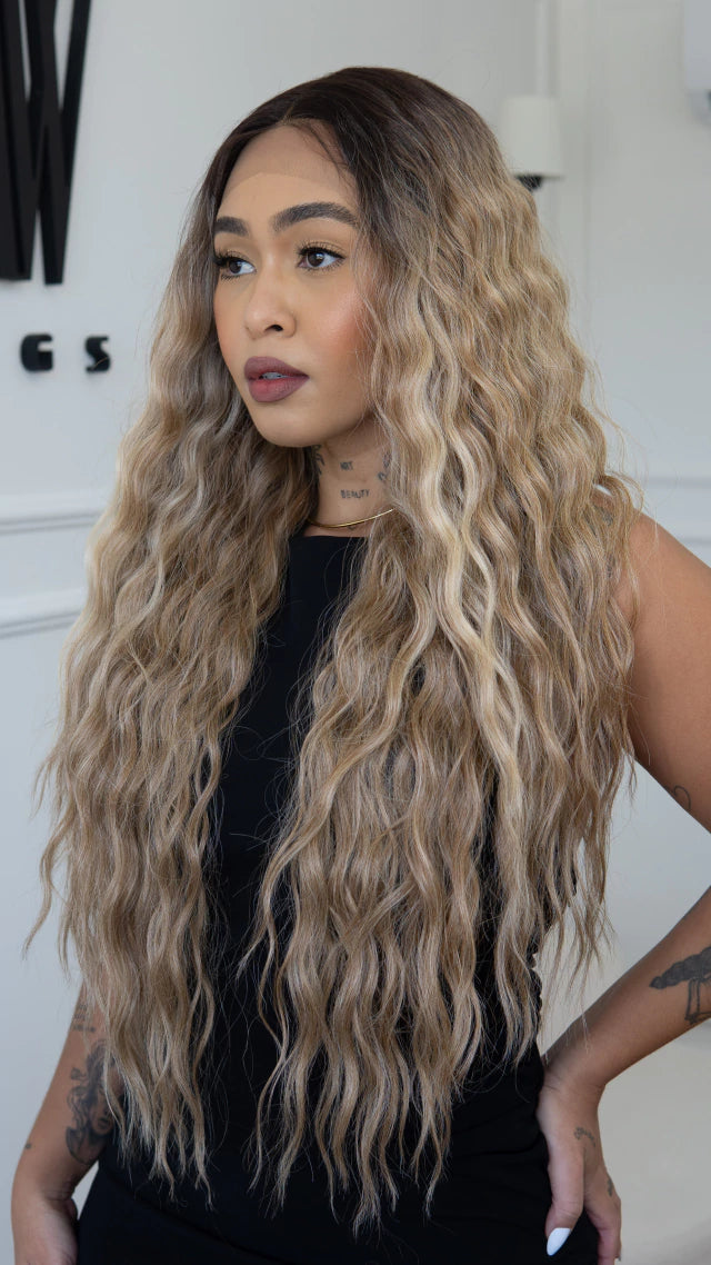 Lace Front Lilian Loira