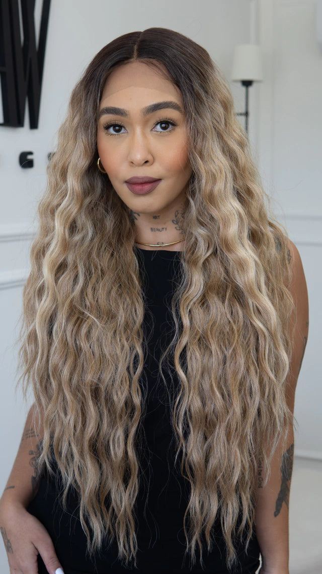 Lace Front Lilian Loira